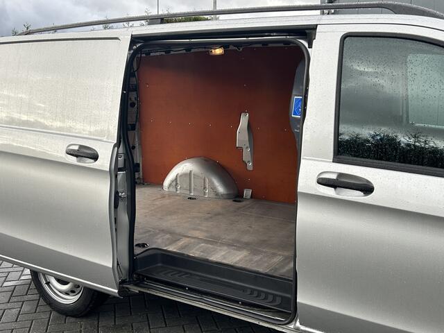 Mercedes-Benz VITO 114 CDI 136 PK AUTOMAAT / L2H1 / 1e EIG. / TREKHAAK / AIRCO / CRUISE / BLUETOOTH / PDC