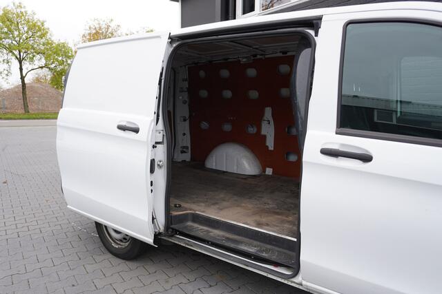 Mercedes-Benz VITO 114 CDI Lang Automaat EURO 6 - Airco - Cruise - Trekhaak - ¤ 14.950,- Excl.