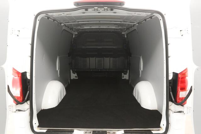 Mercedes-Benz VITO 114 CDI Lang | Aut. | Airco | Cruise | Camera | Carplay | 3-Zits | Navi | 2xSchuifdeur | Trekh. | Stoelverw.