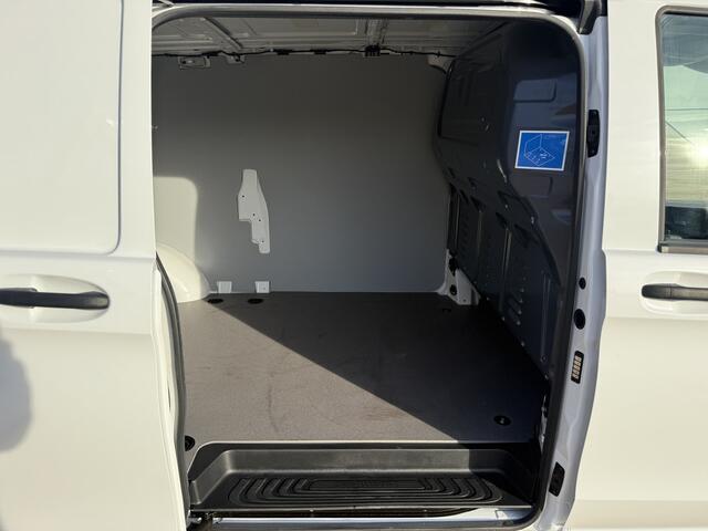 Mercedes-Benz VITO 114 1.9 CDI Automaat L3H1 Climate Control Adaptieve Cruise Control Trekhaak Carplay Camera Stoelverwarming