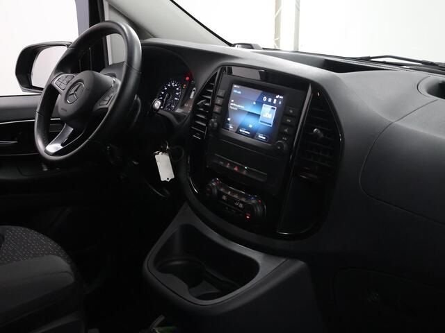 Mercedes-Benz VITO 116 CDI | Aut. | L2 Lang | Parkeercamera | Climate Control | 2-zits | Trekhaak | Sidebars | LM Velgen | LED Koplampen | Stoelverwarming | Cruise Control | Certified