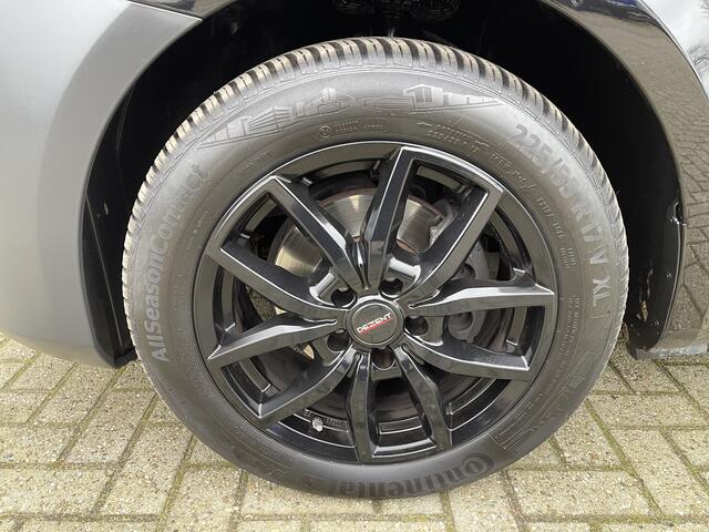 Mercedes-Benz VITO 116 CDI automaat / speciaal gebouwd voor rolstoel bestuurder / ¤ 27.950 marge / zwart metallic / lift / hand gas en rem / airco / cruise control / euro 6 diesel