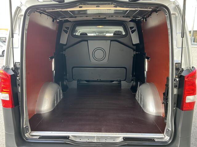 Mercedes-Benz VITO 116 CDI Lang Dubbele cabine / Distronic / Camera / Parkeersensoren / Navigatie / Airco