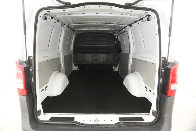 Mercedes-Benz VITO 111 CDI Lang | Airco | Camera | Trekhaak | stoelverw. | Elektrpakket | Achterklep