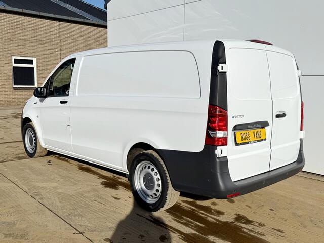 Mercedes-Benz VITO eVito 112 66kWh 280km WLTP 96% (SOH) 80KW Snelladen Climate Control Cruise Control Stoelverwarming Apple Carplay Parkeersensoren Voor en Achter