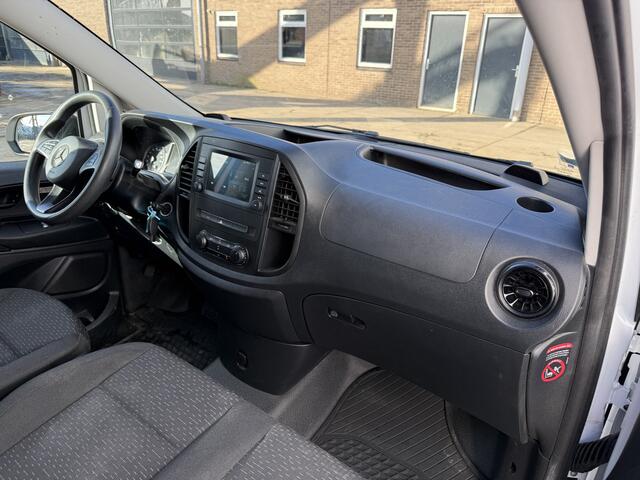 Mercedes-Benz VITO eVito 112 66kWh 280km WLTP 96% (SOH) 80KW Snelladen Climate Control Cruise Control Stoelverwarming Apple Carplay Parkeersensoren Voor en Achter