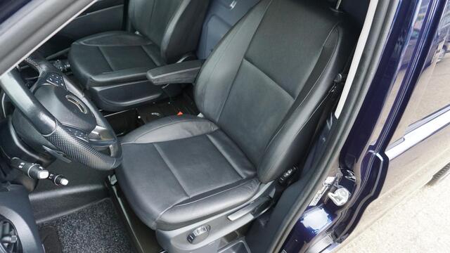 Mercedes-Benz VITO 116 CDI 163PK Automaat Extra Lang Leder LED 19inch LM Sidebar Trekhaak *46140km* Cavansiet Blue!