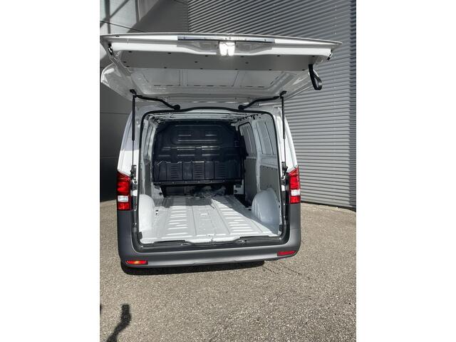 Mercedes-Benz VITO eVito 112 L3 60 kWh Mercedes-Benz eVito eVito 112 L3 66 kWh