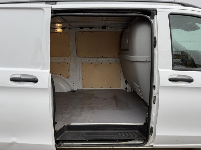 Mercedes-Benz VITO 116 2.1 CDI Automaat L2H1 Adaptieve LED-verlichting Climate Control Cruise Control Trekhaak Carplay Camera Stoelverwarming