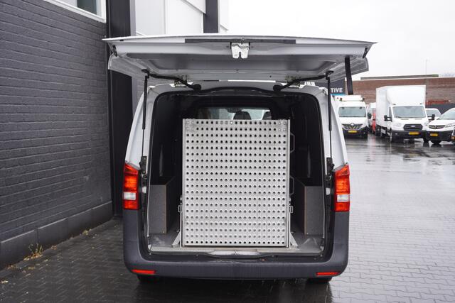 Mercedes-Benz VITO 110 CDI Extra Lang EURO 6 - Airco - Camera - Laadbrug - ¤ 13.499,- Excl.