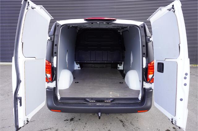 Mercedes-Benz VITO 114 CDI 136pk Automaat Lang L2 Trekhaak Apple Carplay Camera Navi Stoelverwarming ACC Cruise control