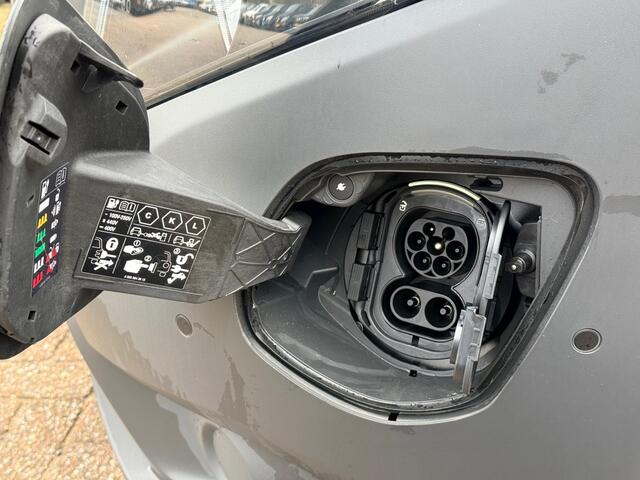 Mercedes-Benz VITO eVito 112 - 66 kWh Snelladen L2 Lang - Apple Carplay - Betimmerd