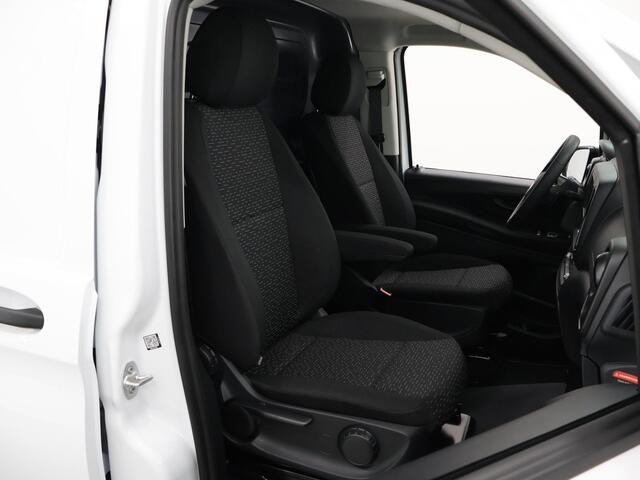 Mercedes-Benz VITO eVito Bestelwagen 112 L2 66 kWh | Navigatie | Achteruitrijcamera | 80 kWh Snelladen | Achterdeuren | Schuifdeur links |
