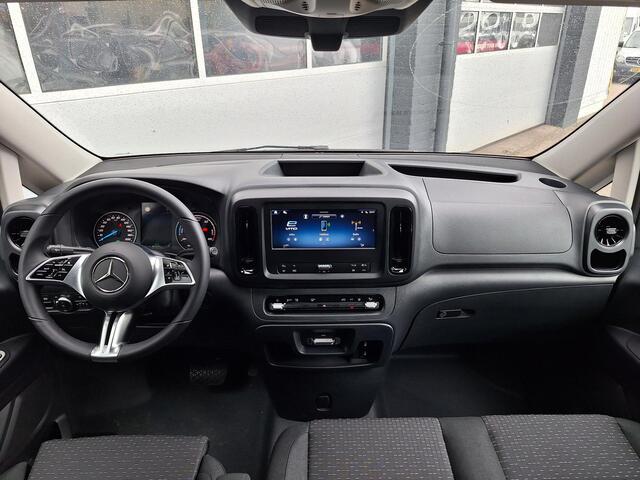 Mercedes-Benz VITO eVito 112 L2 60 kWh | Achteruitrijcamera | Dodehoekassistentie | Stoelverwarming Bestuurdersstoel | Tweezits Bijrijdersbank | Spoorassistent