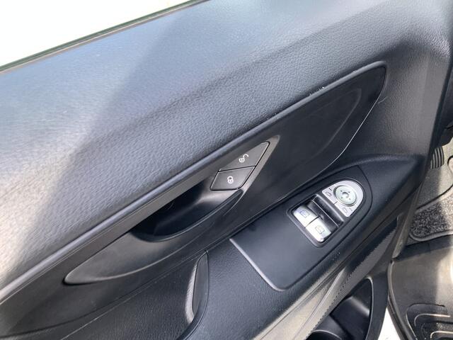 Mercedes-Benz VITO 114 CDI Automaat Airco Cruise Side Bar Alu Velg 3 Zits Euro 6