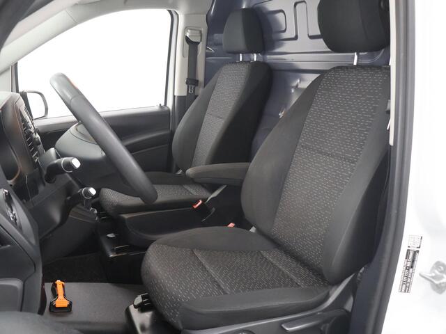 Mercedes-Benz VITO 116 CDI | L2 Lang | Airco | Parkeercamera | Trekhaak | 2-zits | Navigatie