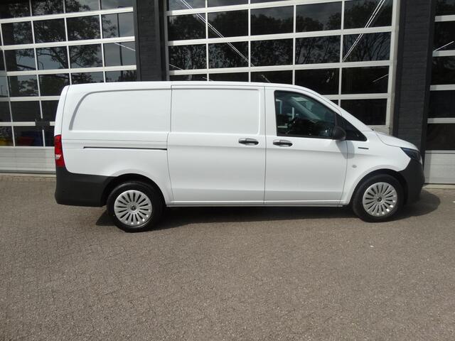 Mercedes-Benz VITO eVito 112 L2 60 kWh | Parkeerpakket met achteruitrijcamera | Navigatie|