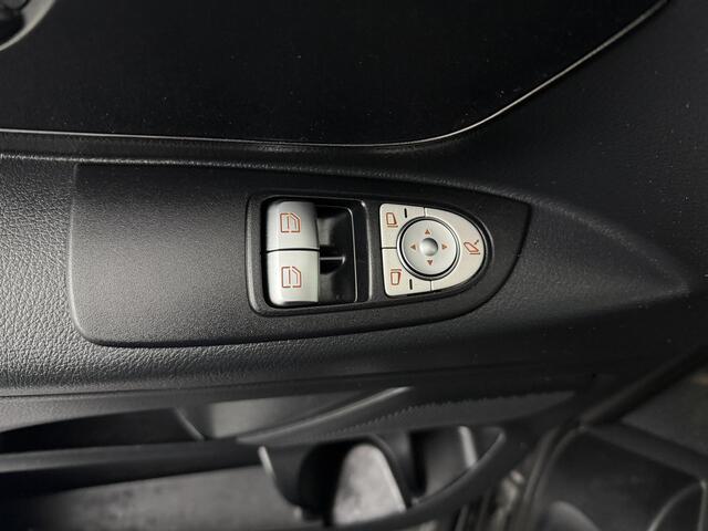 Mercedes-Benz VITO Automaat Exclusive Edition | Leder | Led | Achterdeuren | Multimedia | Camera | 3-Zits | Trekhaak | Betimmering