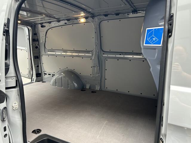 Mercedes-Benz VITO 116 CDI L3 Pro / 2500KG Trekhaak / MBUX / Navigatie / Camera / Cruise control / Airco / LMV