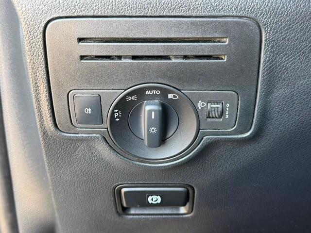 Mercedes-Benz VITO 114 CDI Lang 2.0 RWD I Trekhaak I Automaat I Distronic I Stoelverwarming I Camera I Audi MB 40 I Alarm klasse 3 I DAB I Airco l Regensensor l Tweezitsbank l I Houten vloer I Deuren 180 gr te openen l