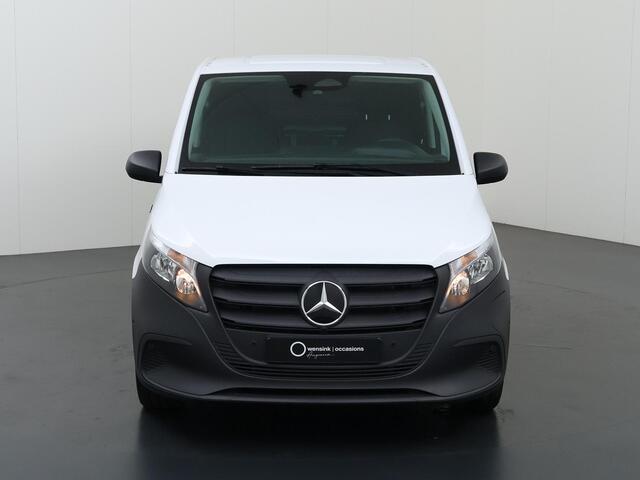 Mercedes-Benz VITO eVito Bestelwagen L2 66 kWh | Stoelverwarming | Apple Carplay | Achteruitrijcamera | Airco | Dodehoekassistent |