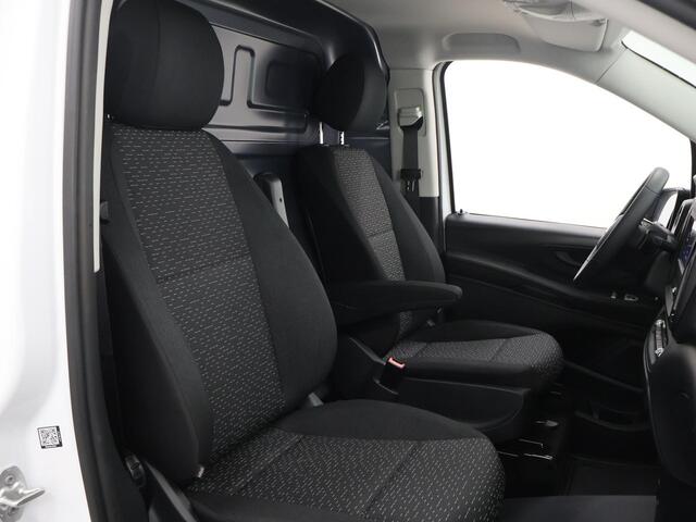 Mercedes-Benz VITO eVito Bestelwagen L2 66 kWh | Stoelverwarming | Apple Carplay | Achteruitrijcamera | Airco | Dodehoekassistent |
