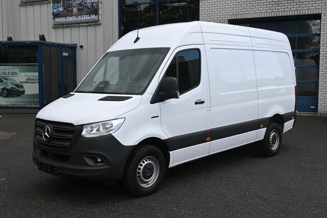 Mercedes-Benz eSprinter 320 L2H2 Pro 56kWh Winter pakket plus, DC laden 115kW