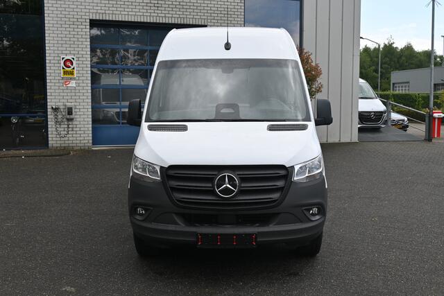 Mercedes-Benz eSprinter 320 L2H2 Pro 56kWh Winter pakket plus, DC laden 115kW
