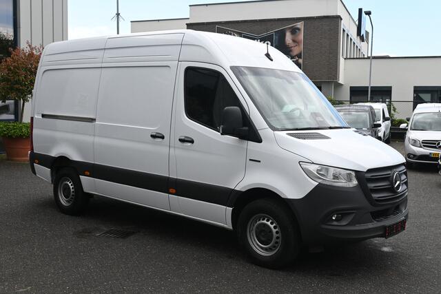 Mercedes-Benz eSprinter 320 L2H2 Pro 56kWh Winter pakket plus, DC laden 115kW