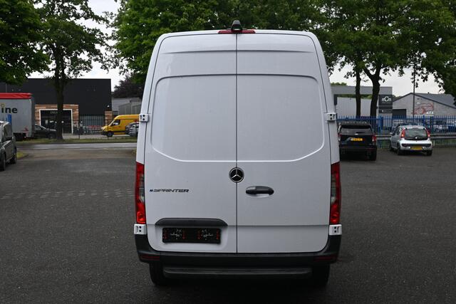 Mercedes-Benz eSprinter 320 L2H2 Pro 56kWh Winter pakket plus, DC laden 115kW