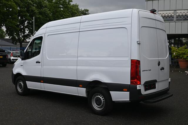 Mercedes-Benz eSprinter 320 L2H2 Pro 56kWh Winter pakket plus, DC laden 115kW