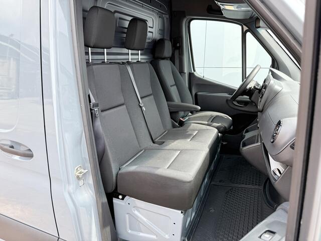 Mercedes-Benz eSprinter 312 L2H2 Elektrisch 41kWh 120pk Climate Control Camera Stoelverwarming
