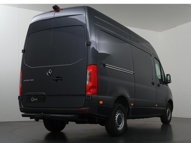 Mercedes-Benz eSprinter 414 GB L2 H2 PRO | 81 kWh | 4250 GVW | Smartphone integratie pakket | 2000 KG Trekhaak | Cruise-Controle | MBUX | Achteruitrijcamera | DC laden 115 kW |