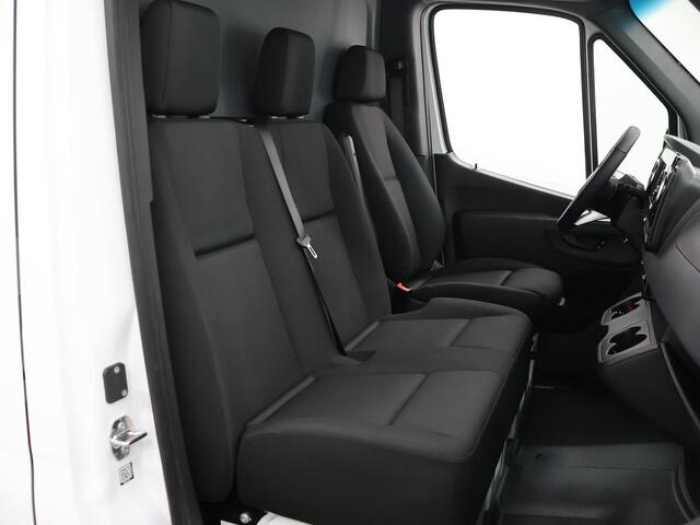 Mercedes-Benz eSprinter 320 L3 H2 PRO | 56 kWh | Navigatiesysteem | DC laden 115 kWh | Winter pakket Plus | Cruise-Controle |