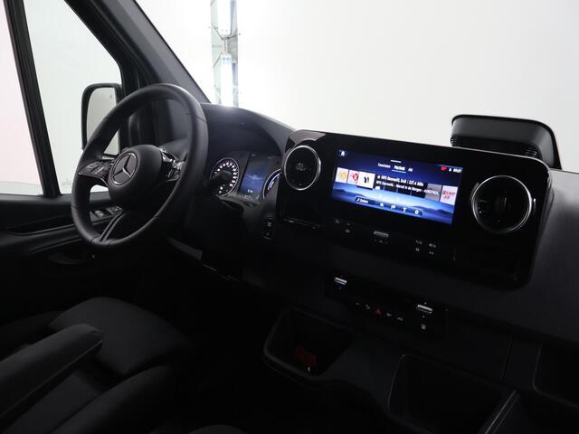 Mercedes-Benz eSprinter 414 L2H2 Pro 81kWh 2000 KG Trekhaak | Cruise-Controle | MBUX | Achteruitrijcamera | DC laden 115 kW | Smartphone integratie pakket |