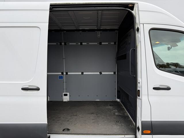 Mercedes-Benz eSprinter 112 L2H2 100% Elektrisch 55kWh 168km WLTP 80kw Snelladen Climate Control Camera Stoelverwarming