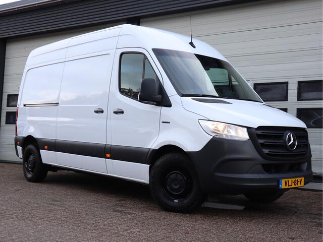 Mercedes-Benz eSprinter eSprinter 55 kWh 100% Elektrisch L2H2 - Camera - Airco