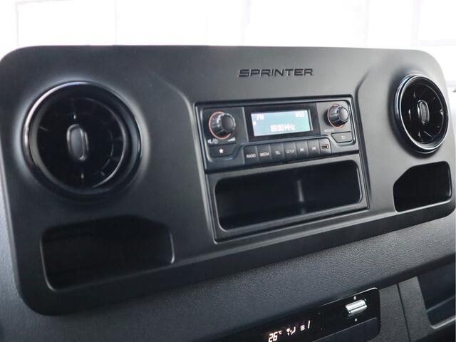 Mercedes-Benz eSprinter eSprinter 55 kWh 100% Elektrisch L2H2 - Camera - Airco