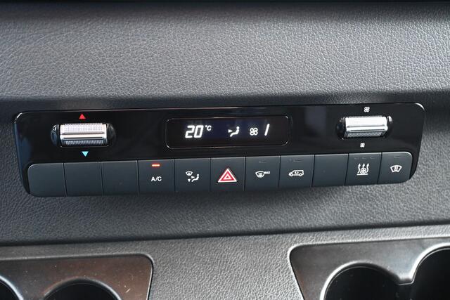 Mercedes-Benz eSprinter 320 L2H2 Select 81kWh DC Laden 115kW, Distronic, Trekhaak, Etc.