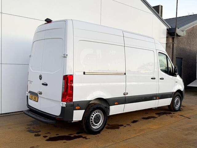 Mercedes-Benz eSprinter eSprinter L2H2 55 kWh ALL-IN PRIJS L2H2 55kWh 168km WLTP 80kw Snelladen Climate Control Camera Stoelverwarming