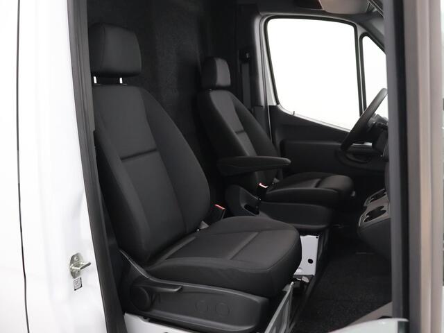Mercedes-Benz eSprinter L2 H2 | 55 kWh | ACHTERUITRIJCAMERA | STOELVERWARMING | AIRCO | DAB+ RADIO | COMPLETE LAADRUIMTE BETIMMERING | OPSTAP TOT LAADRUIMTE | STOEL - STOEL COMFORT