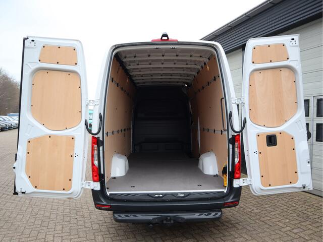 Mercedes-Benz eSprinter 314 Accu 113 kWh 445 KM WLPT - Snelladen - L3H2 Maxi - Trekhaak