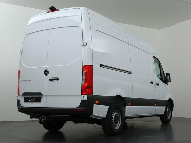 Mercedes-Benz eSprinter 414 L2 H2 RWD PRO 81kWh | Trekhaak | Smartphone integratie pakket | 115 kW Snelladen | Achteruitrijcamera | Standkachel | Stoelverwarming |