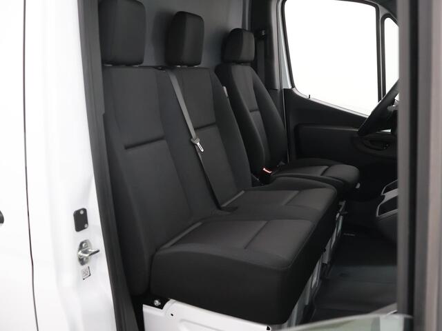 Mercedes-Benz eSprinter 414 L2 H2 RWD PRO 81kWh | Trekhaak | Smartphone integratie pakket | 115 kW Snelladen | Achteruitrijcamera | Standkachel | Stoelverwarming |