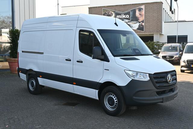 Mercedes-Benz eSprinter 314 L2H2 Pro 56kWh Snel laden, Trekhaak, Etc.