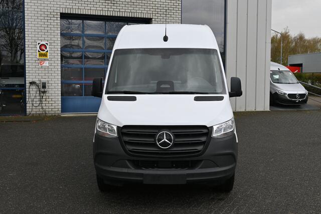 Mercedes-Benz eSprinter 320 L2H2 Pro 81kWh Snellader, Navigatie, Trekhaak, Winterpakket, Etc.