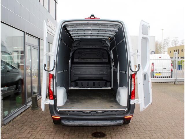 Mercedes-Benz eSprinter L2H2 47 kWh Elektrisch Aut. Airco/Cam