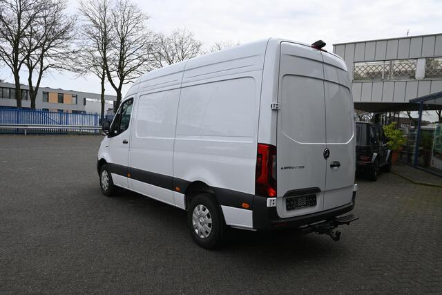 Mercedes-Benz eSprinter 320 L2H2 Select 81kWh LED, Distronic, Smartphone integratie, Navigatie, Trekhaak, Etc.