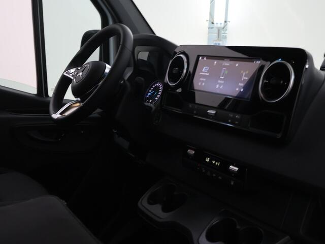 Mercedes-Benz eSprinter 314 | L3 H2 | PRO | 81 kWh | LED KOPLAMPEN | DODEHOEKASSISTENT | AIRCO | PARKEERCAMERA | 300 KM WLTP | STOELVERWARMING | APPLE CARPLAY / ANDROID AUTO | CRUISE CONTROL | SNEL LEVERBAAR!