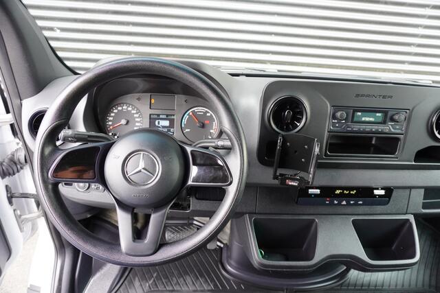Mercedes-Benz eSprinter eSprinter L2H2 47kwh +/- 150km Actieradius Accu Airco Camera Sidebars 3-Zits